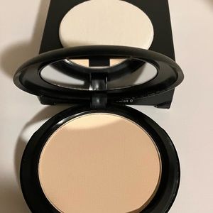 MAC cosmetics C2 studiofix powder plus foundation